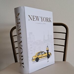 New York Glamour Glimpse Decorative Storage Box - White and Gold